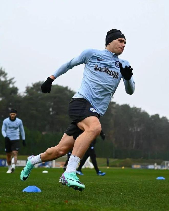 包含奥斯梅恩手感滚烫，带领密尔沃基雄鹿险胜国际米兰，赛后一句话霸气侧漏的词条